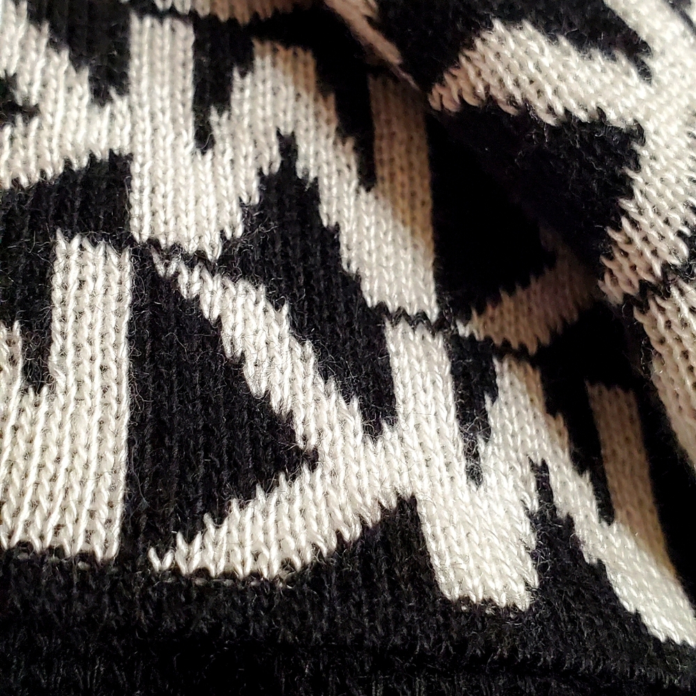 Warm and stylish gloves